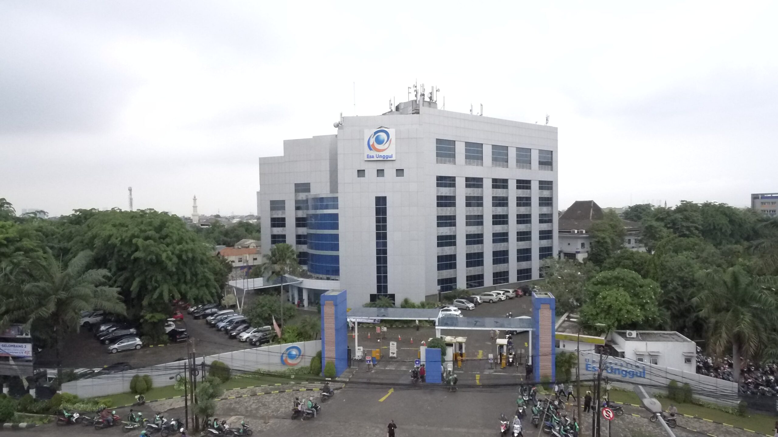 Universitas Esa Unggul