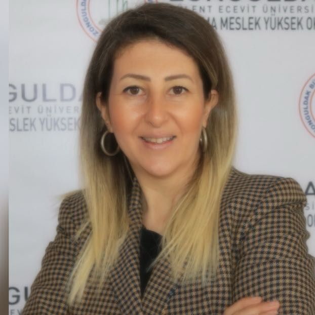 Dr. Deniz Karaelmas