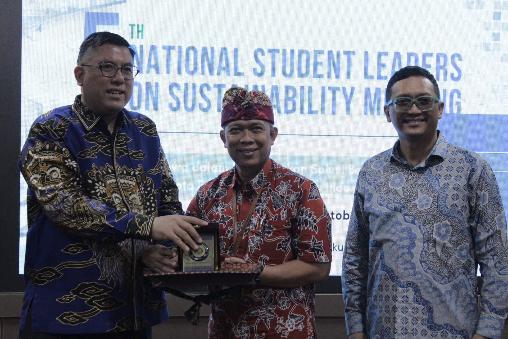 Universitas Airlangga Leads The 5th National Student Leaders on Sustainability Meeting, Empowering Youth for a Greener Future