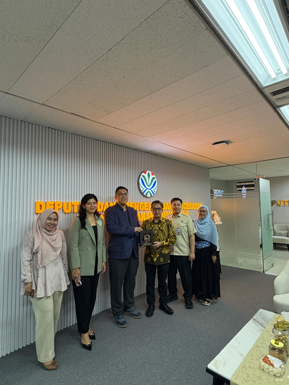 UI GreenMetric Meets With The Ministry of Environment to Develop Sustainable Corporate Rankings.
