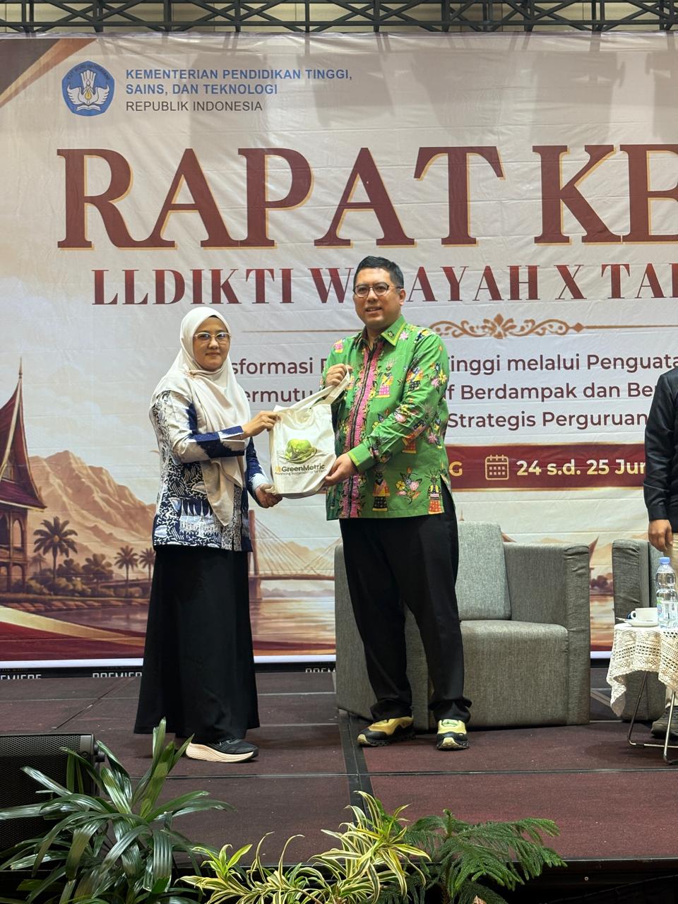UI GreenMetric Participated in the LLDIKTI Wilayah X 2026 Work Meeting to Advance Sustainable Higher Education